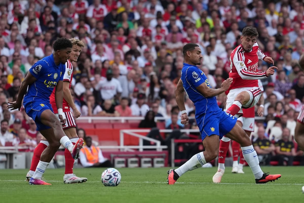 Arsenal pasó la prueba de Chelsea y manda en la Premier con puntaje ideal