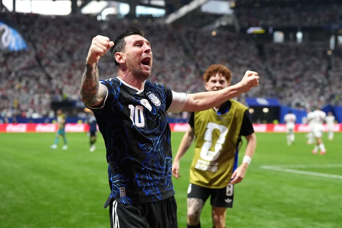 Messi reaparece en la pelea por el Balón de Oro: la Pulga quiere volver a morder el trofeo