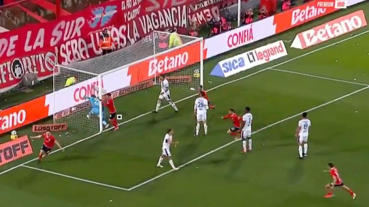 El pibe de 17 años que le rompió el debut a Insúa: Arrayago cabeceó y el Rojo se lo ganó al Ciclón en Avellaneda