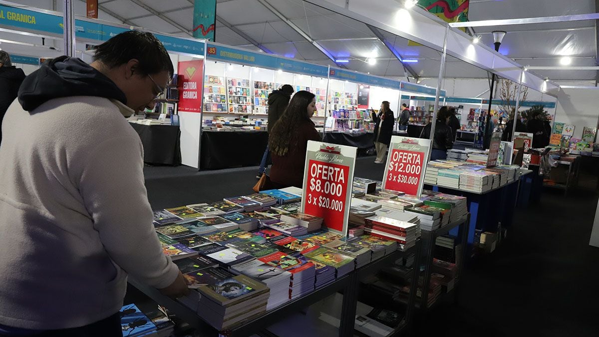 La Feria del Libro de Neuquén entra en su segunda semana con escritura, cine y una biografía de Berbel