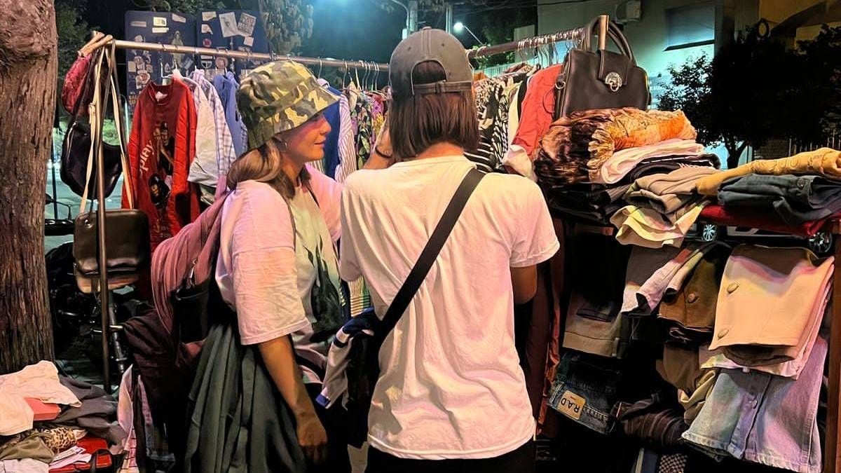 Una tarde de vintage y vinilos que se transforma en una madrugada queer en el corazón de Neuquén