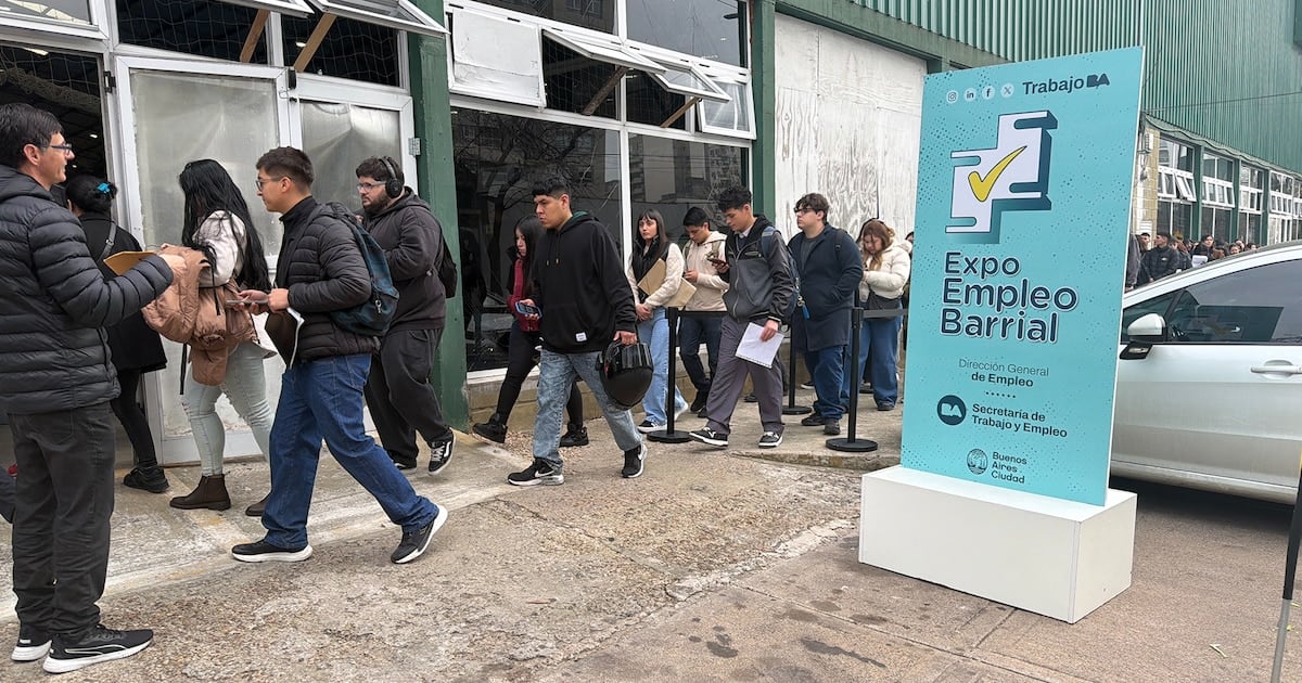 Cambiar de empleo formal a cuenta propia deterioró el salario real más de un cuarto en dos años