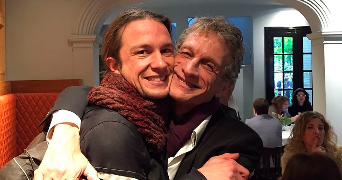 Manu Fanego volvió al escenario con el eco de su padre: dos años sin Daniel y un golpe de puño que sigue sonando