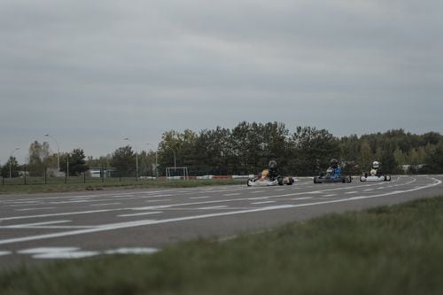 El Lobo del karting: Saa se sacó el boleto a Portugal sin esperar la última carrera