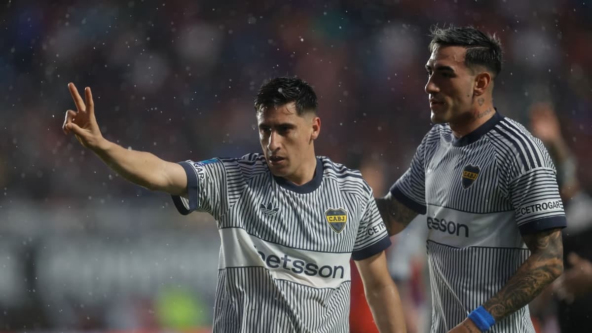 Boca se hizo fuerte en el Gasómetro, se prendió arriba y le cortó el envión a un San Lorenzo que se quedó con diez