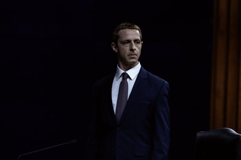 Vuelve Facebook al cine: Sorkin reescribe a Zuckerberg y confía en Strong para sostener la máscara