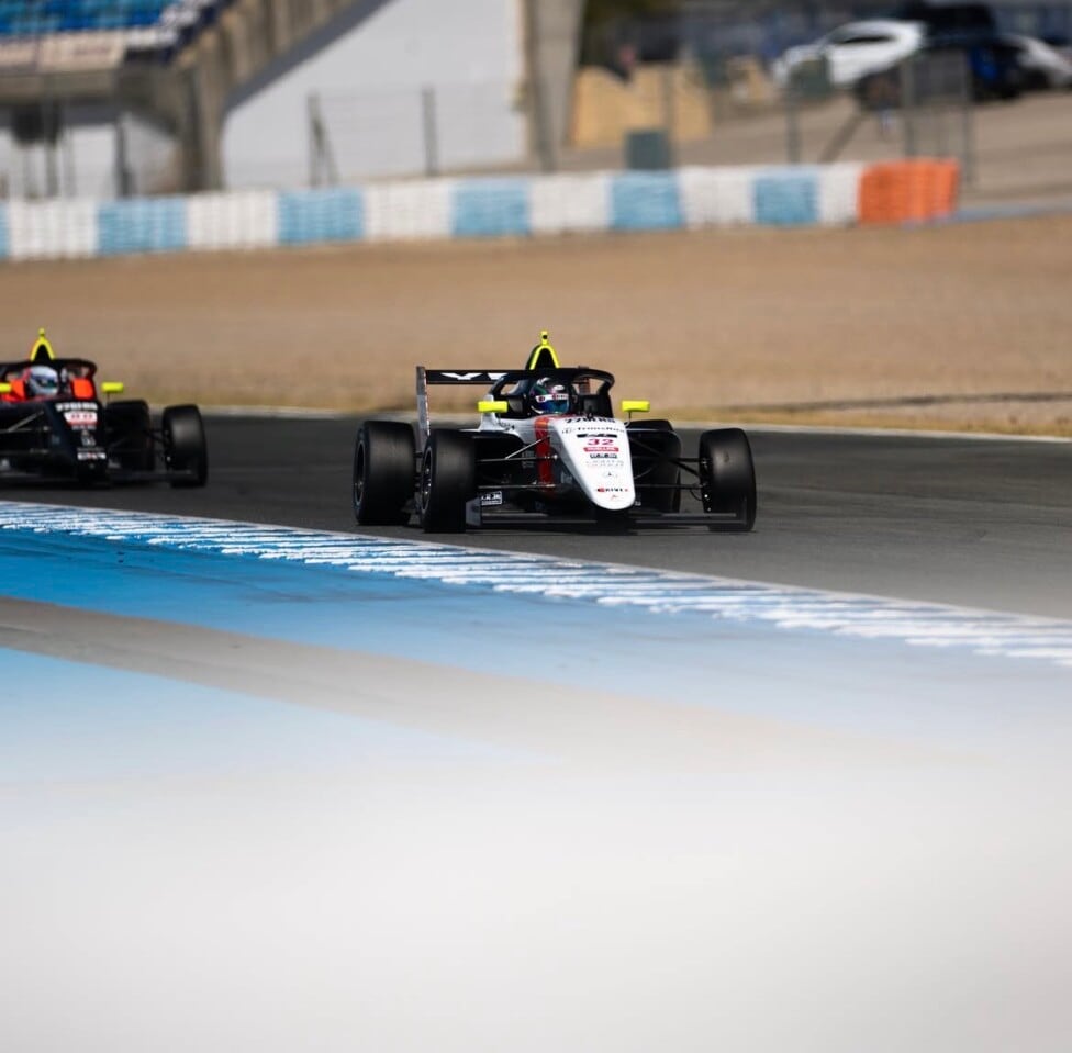 Bulbarella salvó la ropa en Jerez: del 30 al 24 en una carrera que se rompió en pedazos