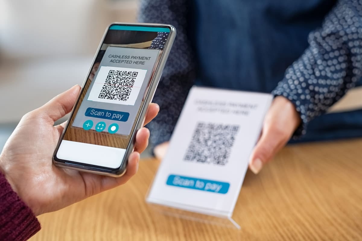 Los pagos con QR treparon 67,5% interanual y sacudieron el mapa de medios de pago minoristas