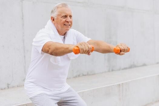 Después de los 35, el cuerpo cambia por dentro aunque la balanza no se mueva: claves para sostener músculos y huesos según una especialista