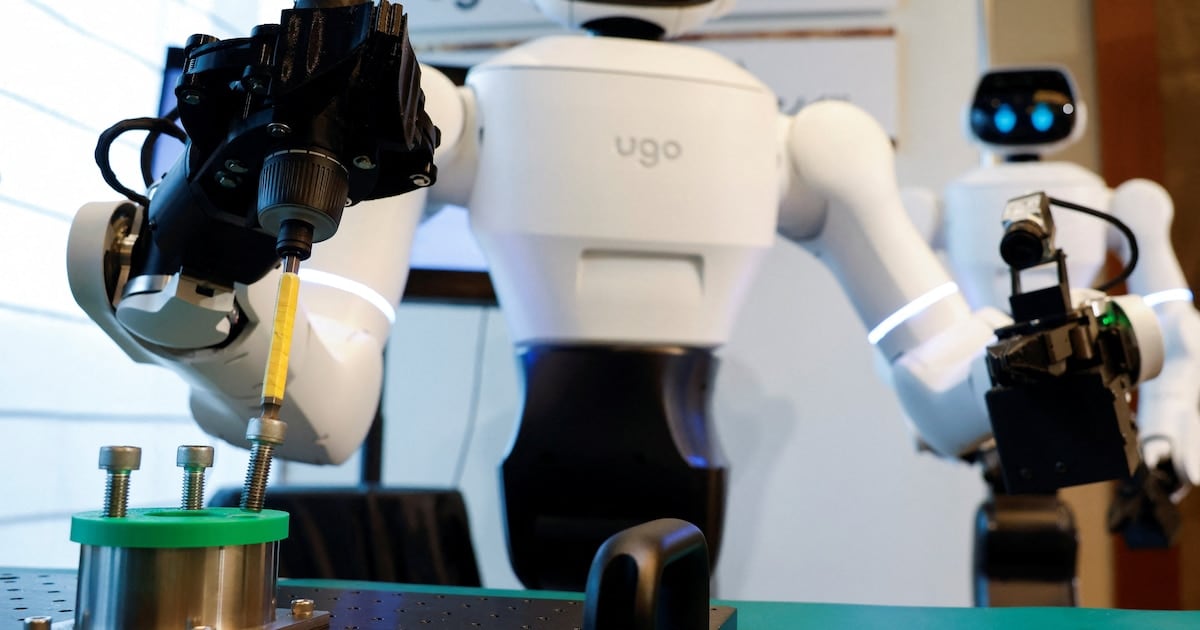 Japón prueba un robot con IA en un hospital y ya piensa en asegurarlo por riesgos informáticos