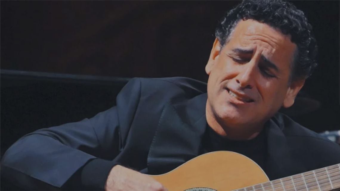 La guitarra que Juan Diego Flórez se atrevió a desempolvar en el escenario del Colón