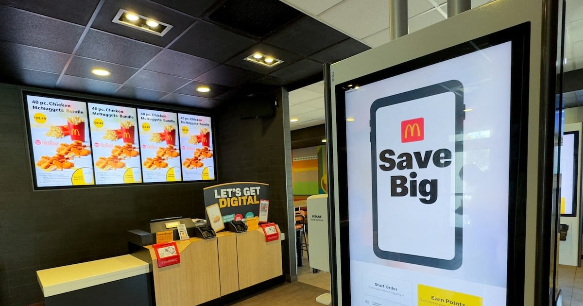 McDonald's delega en un algoritmo la sugerencia de precios por local y abre un frente con sus franquiciados en Estados Unidos