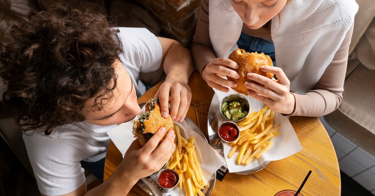 Un experimento con 57 adultos jóvenes puso en jaque la idea de que solo importan las calorías y los nutrientes