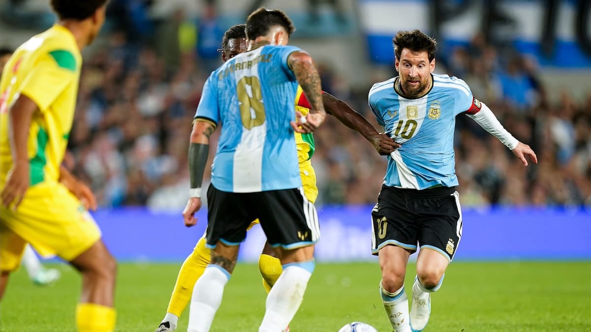 Otamendi cabeceo el Monumental: Argentina le gana a Benín en la tarde de Messi