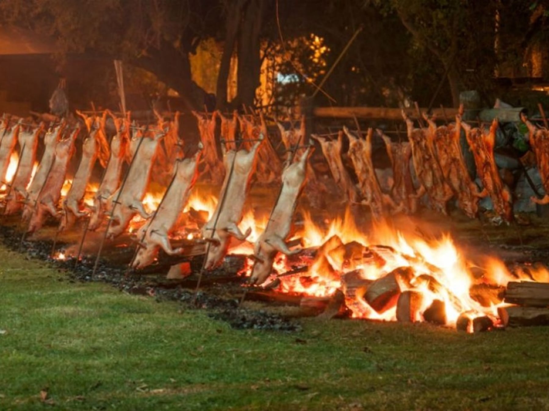 Feriado largo con el tenedor en la mano: cinco fiestas para escaparse por la provincia