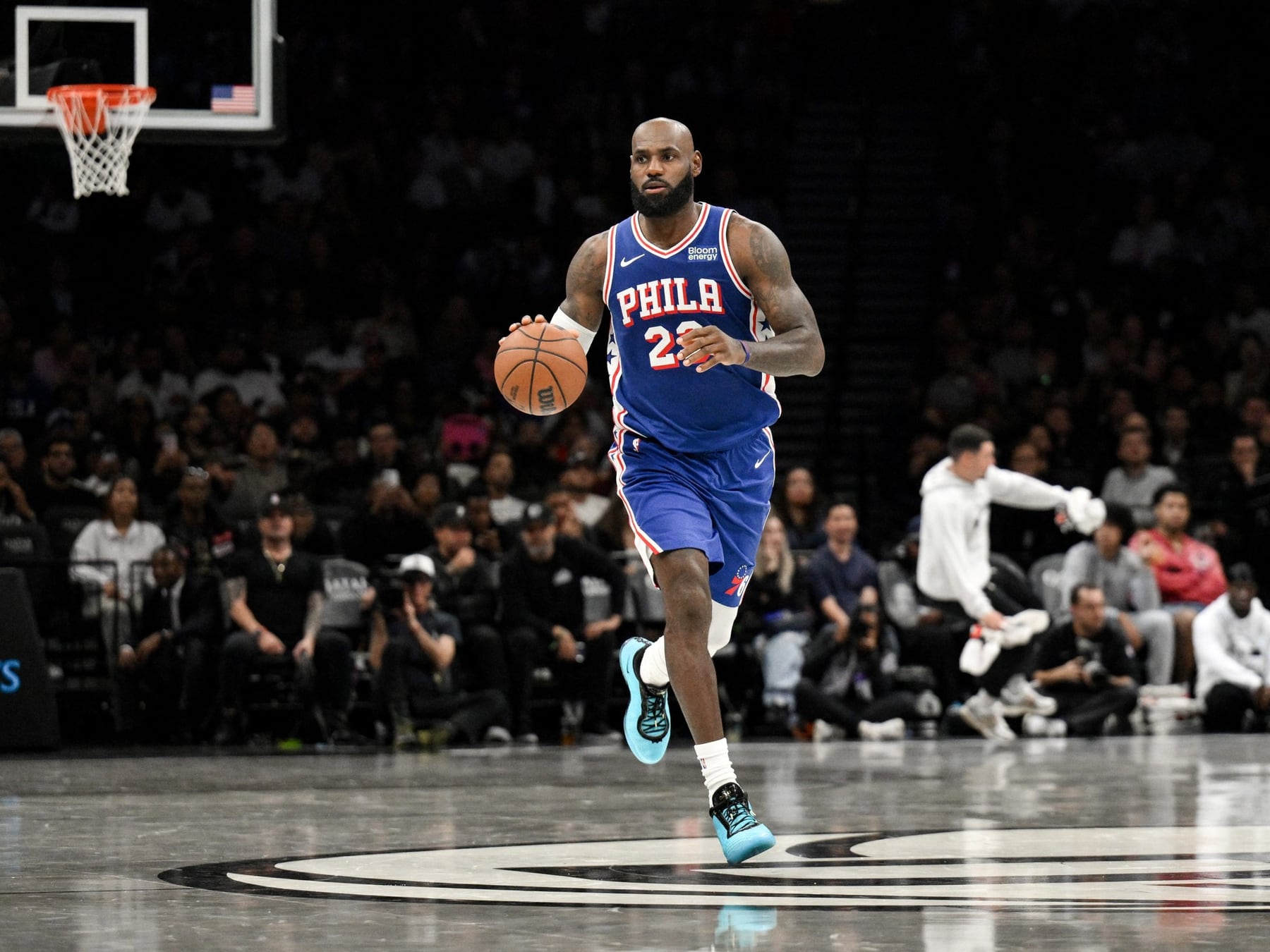LeBron se puso la camiseta de los Sixers y el resultado fue lo de menos