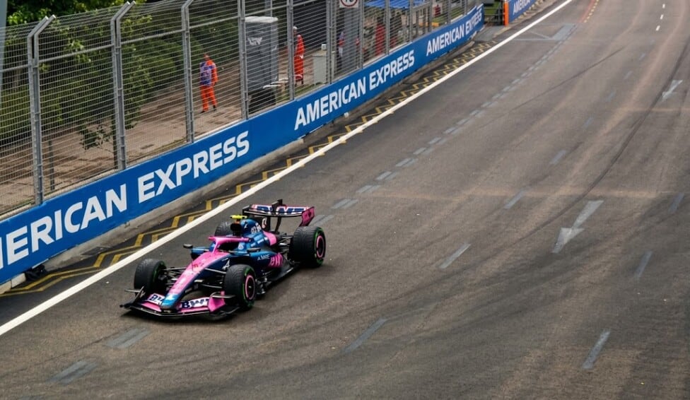 Verstappen se quedó con la Sprint en Marina Bay y Colapinto se quedó sin motor en la curva 14