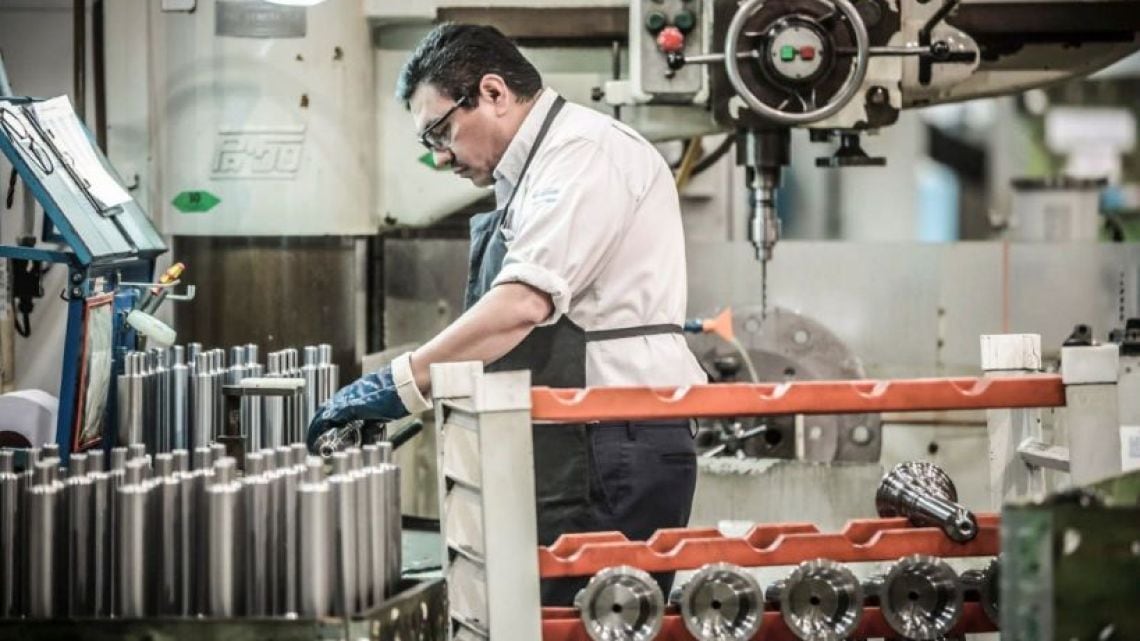 La industria manufacturera acumula dos años de sangría laboral y pierde más de 66 mil empleos registrados en todo el país