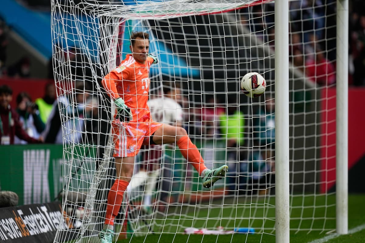 Neuer se regaló dos veces y Bayern terminó pidiendo ante Augsburgo