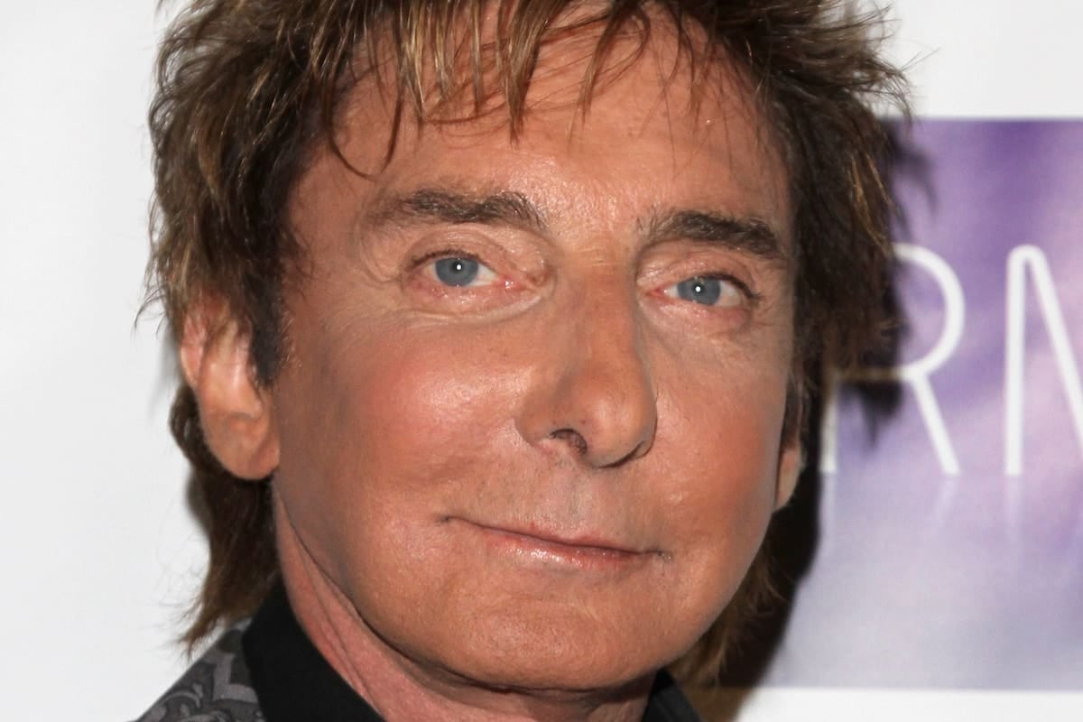 Barry Manilow dejó el escenario a las dos canciones y la bronquitis vuelve a frenar su regreso a Las Vegas