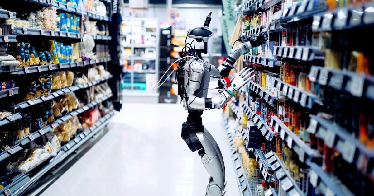 Reposición nocturna: cómo Dinamarca prueba robots humanoides para llenar góndolas a oscuras