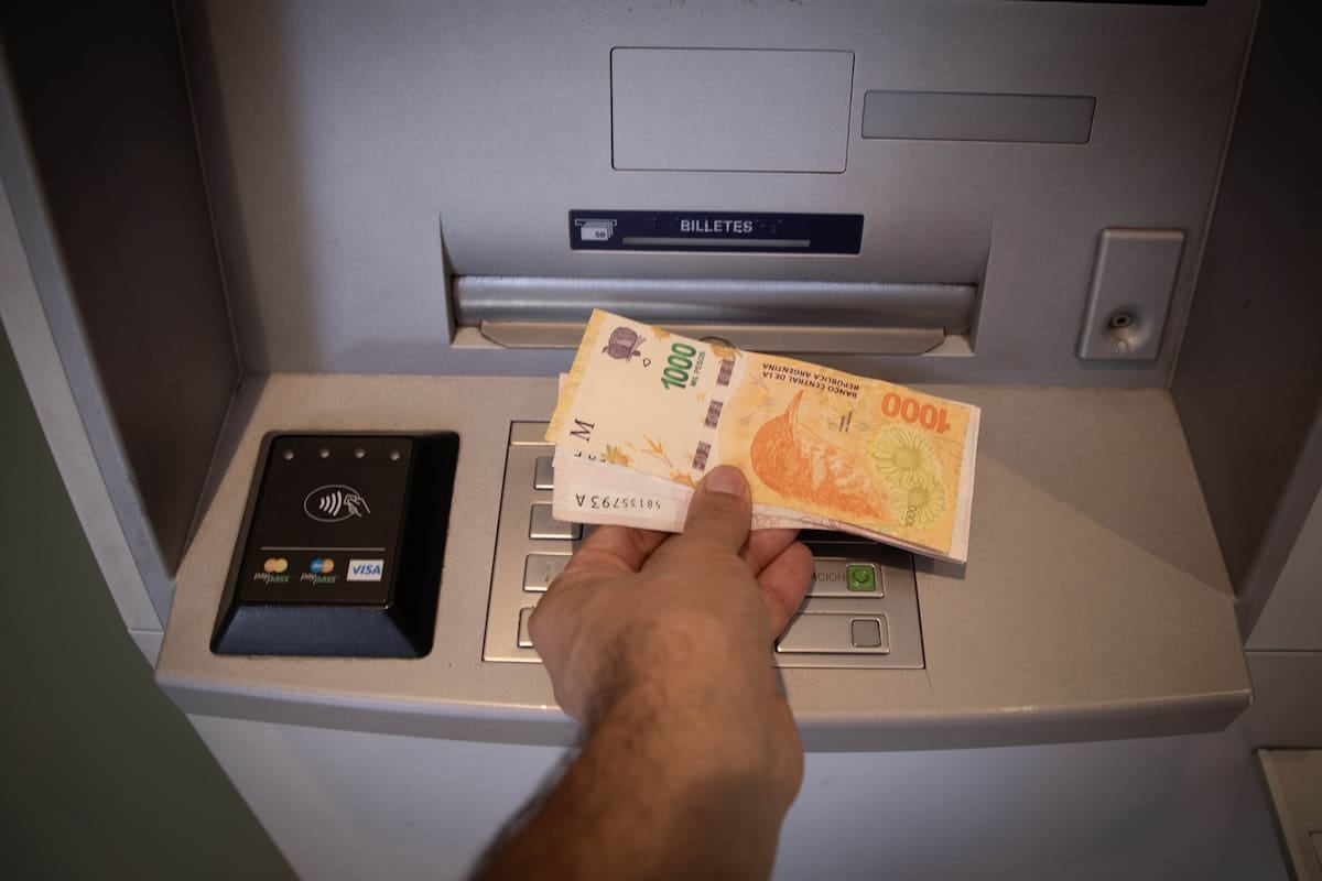La banca argentina perdió 672 sucursales en siete años y ya solo el 9% de las operaciones pasa por el mostrador