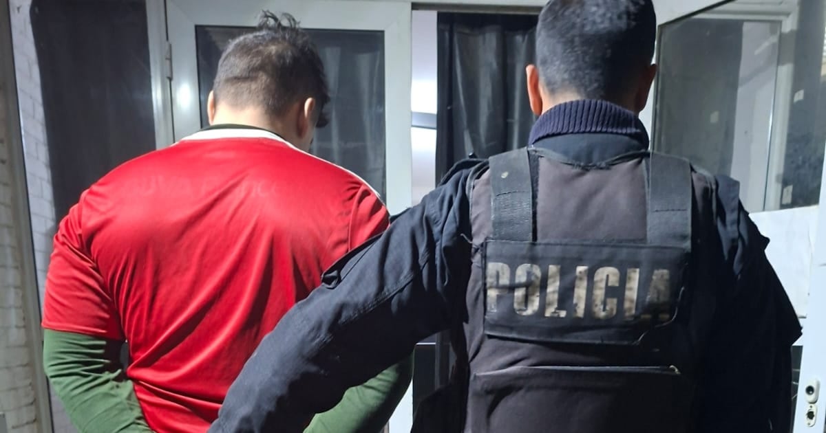Un ex policía exonerado fue detenido en Rosario como sospechoso del femicidio de una joven de 26 años en una pensión