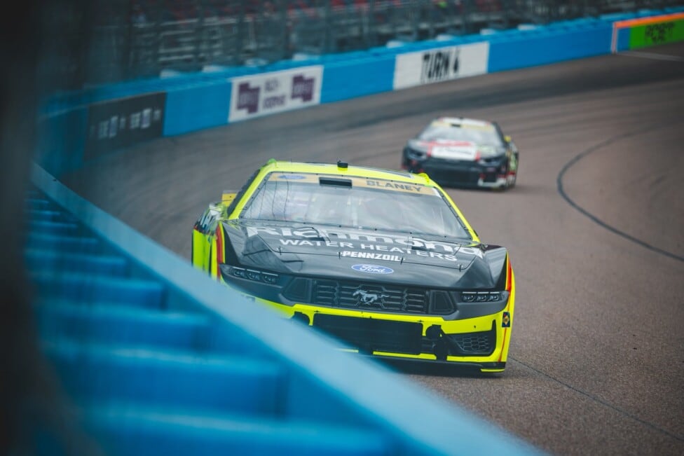 Blaney hizo la pole en Phoenix y dejó a Larson en el horno: el campeón arranca 22° en la fecha clave del Chase