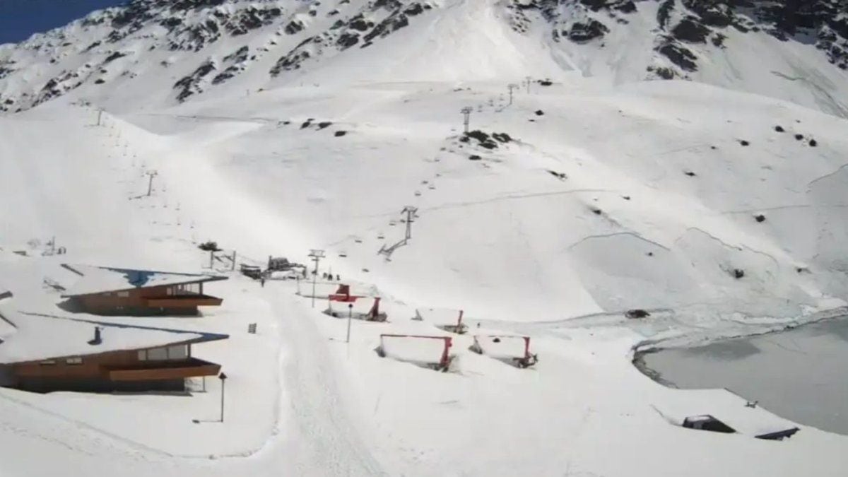 Una avalancha en Portillo dejó tres montañistas muertos y cuatro lesionados en una zona no habilitada