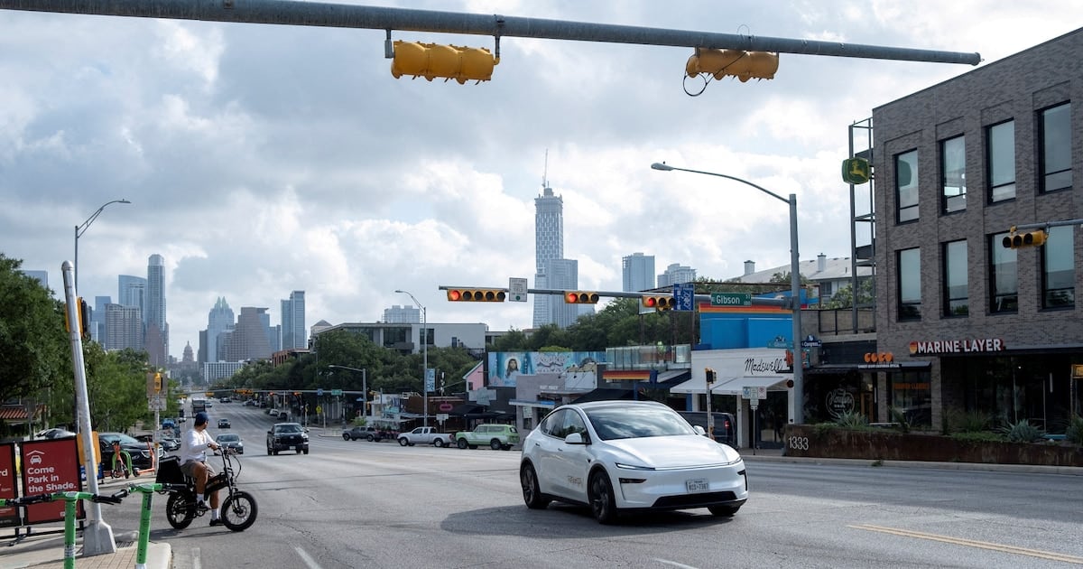 Ciudades de Estados Unidos avanzan con reglas propias para robotaxis ante la parálisis del Congreso federal