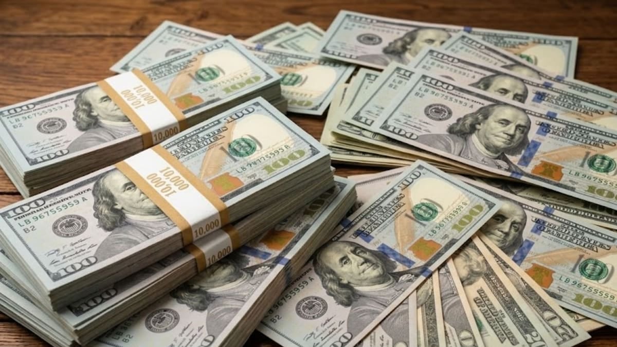 El blue quedó a $1.555 y el oficial a $1.535: la diferencia entre ambas cotizaciones se redujo a veinte pesos