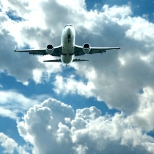 La Argentina sostiene el récord regional de impuestos sobre los pasajes aéreos internacionales, con una carga del 37% sobre la tarifa base