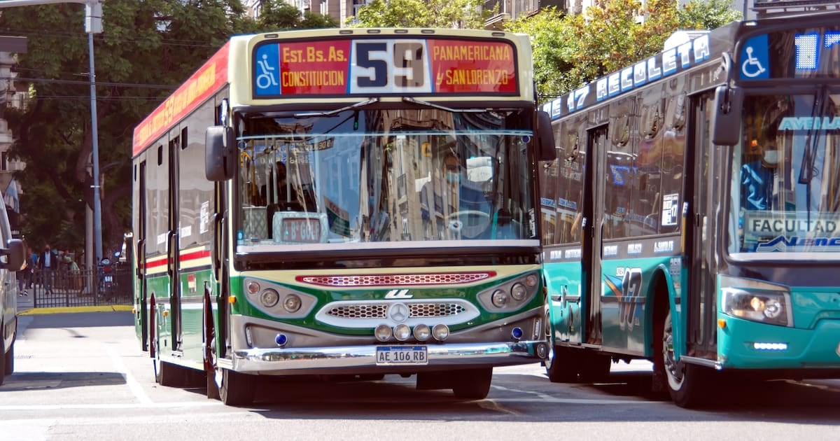Más de cien líneas de colectivos recortan servicios nocturnos en el AMBA por una deuda de 40.000 millones de pesos