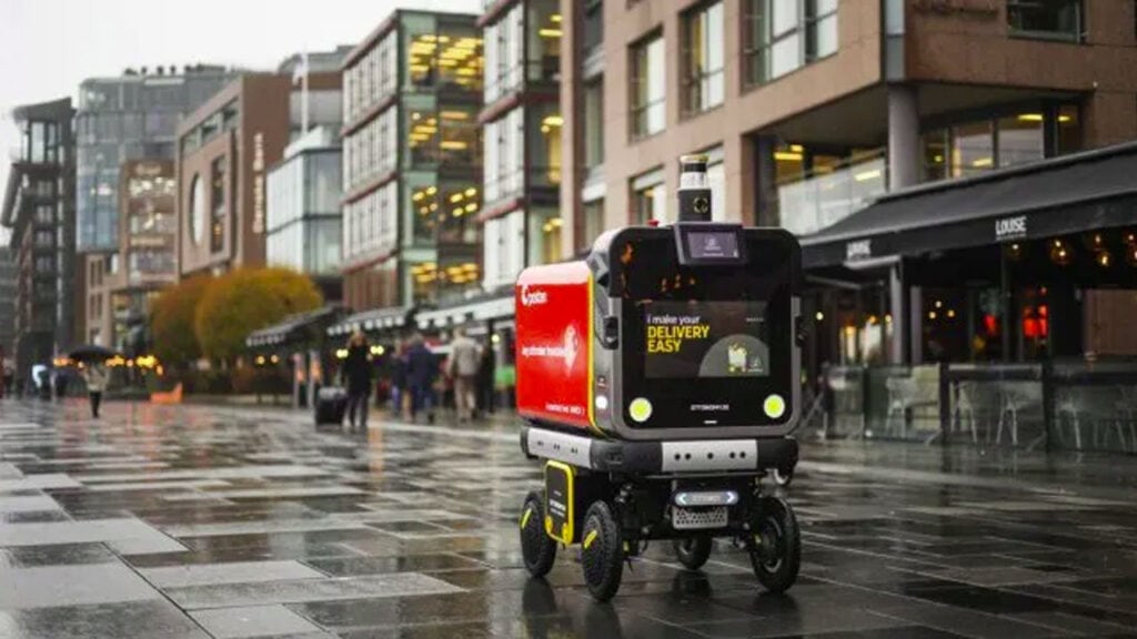 Robots repartidores bajo la lupa: los acusan de espiar caras en la calle y ellos se defienden