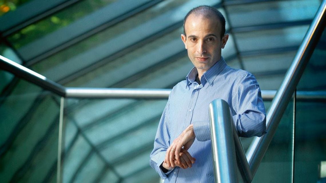 Harari advierte que la inteligencia artificial podría controlar sistemas financieros incomprensibles
